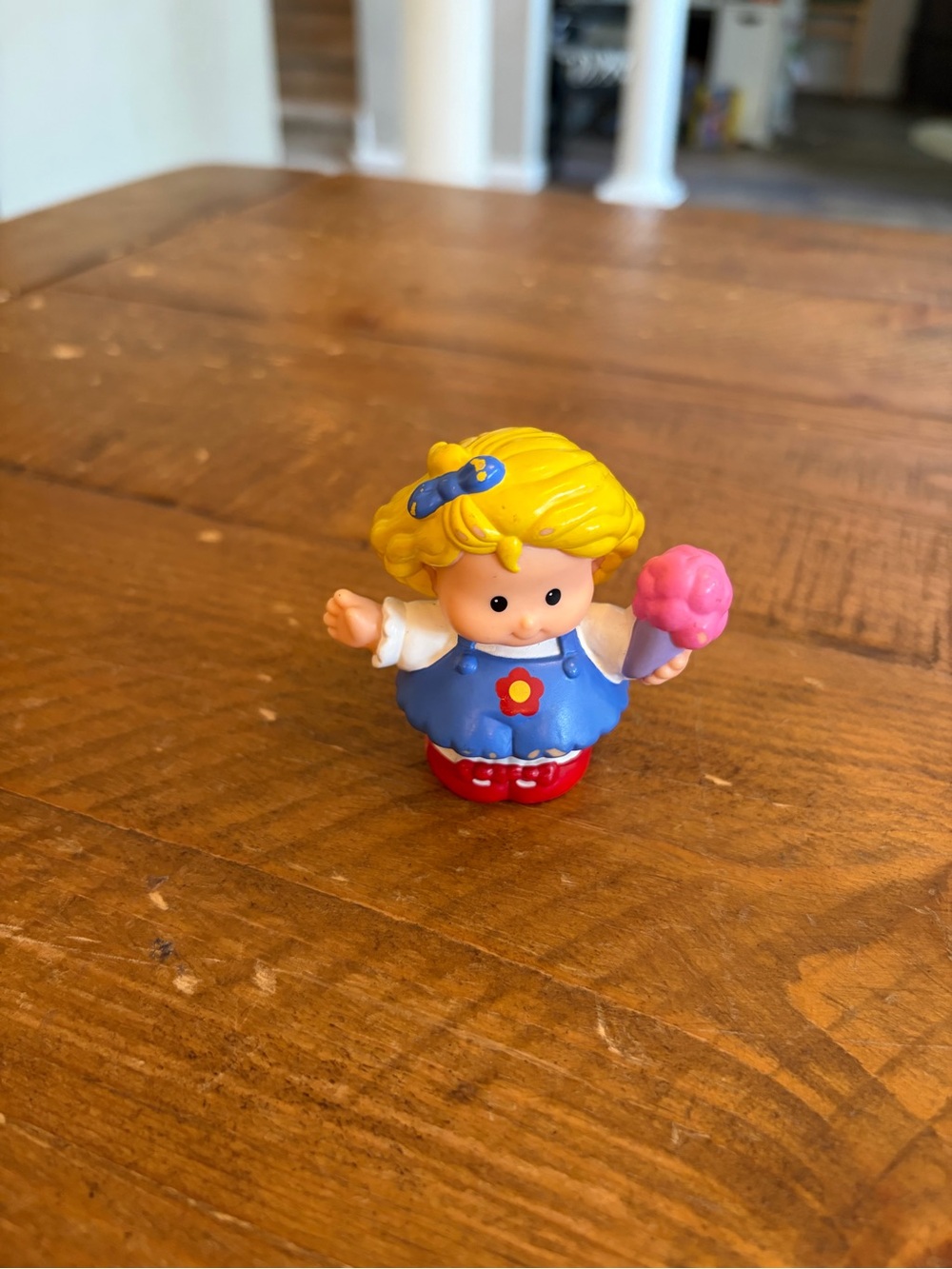 Fisher Price Little People Sarah Lynn with ice cream cotton candy as is